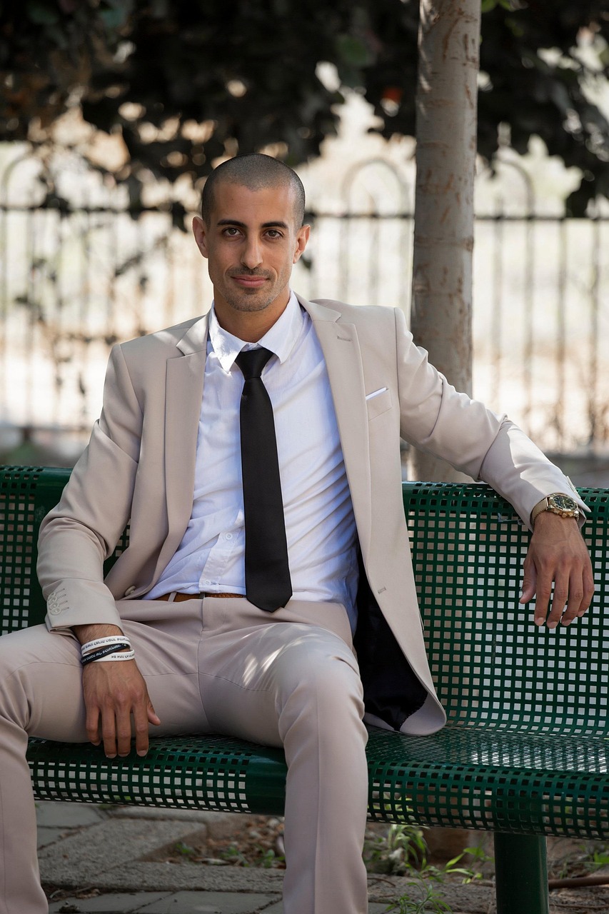 Dr. Elias Sommerblum